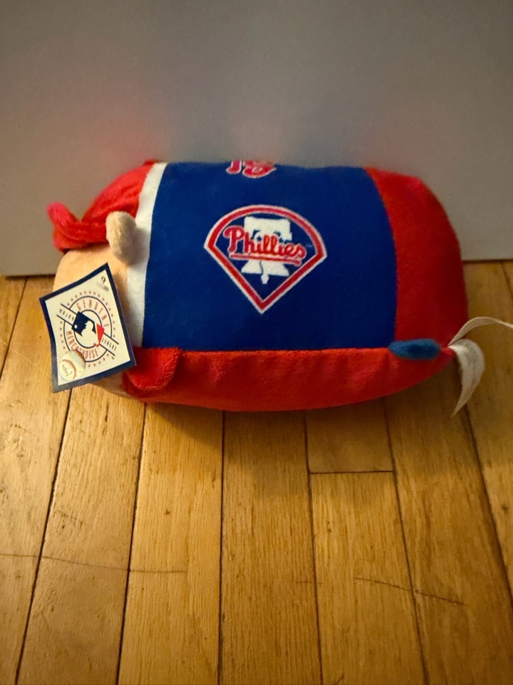 LIKE NEW PHILADELPHIA PHILLIES STUFFED ANIMAL